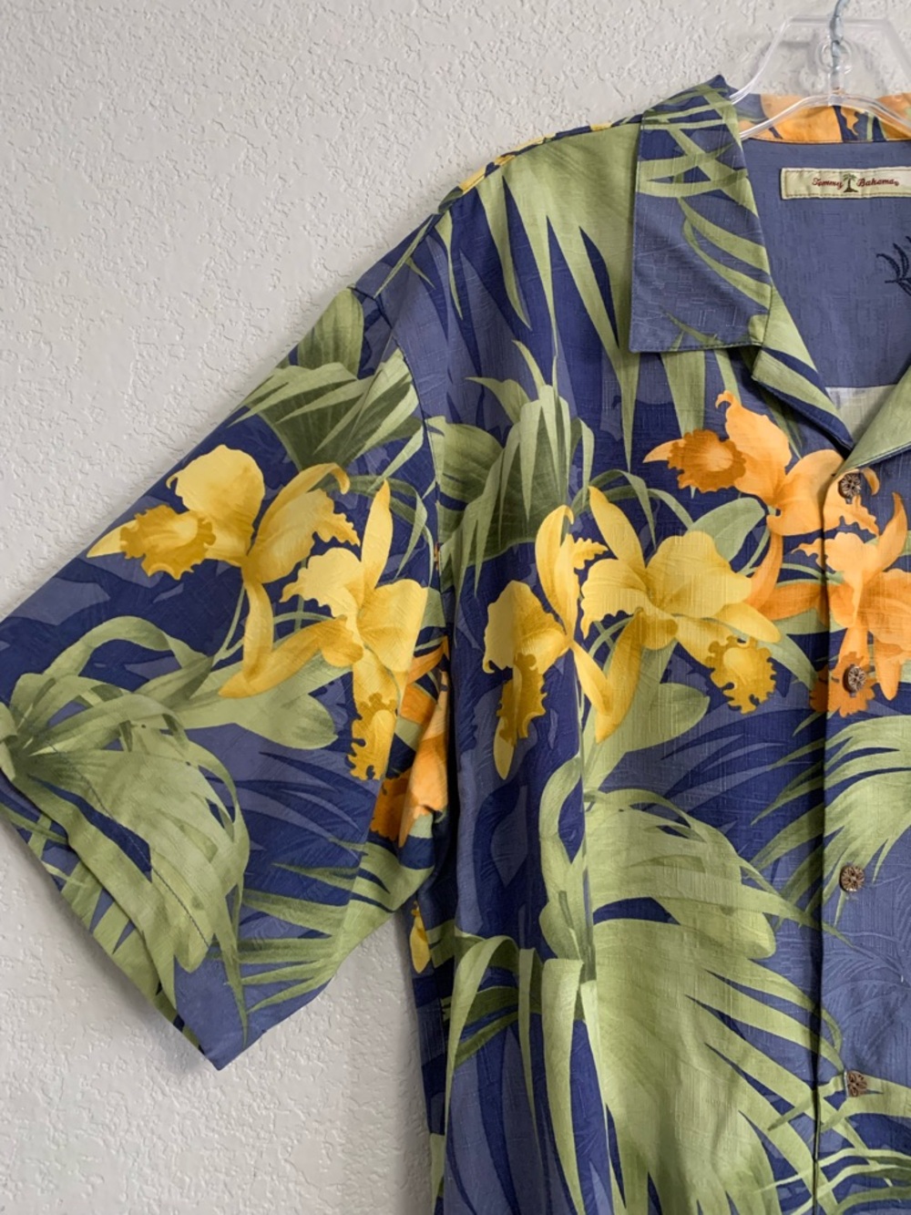 Tommy Bahama Shirt Men XL Silk Floral  Hawaiian Print Short Sleeve Button Preppy - Picture 4 of 12